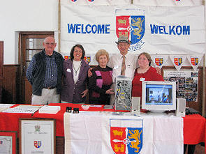 Die vyf lede wat die Henningstalletjie beman het: Aubrey Wilkinson en sy vrou Wiena (gebore Henning), Charlotte en Olivier Henning en Cornelia Henning