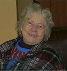 Marthina Brink Henning (gebore Smuts) *13-8-1926, †7-4-2011, vrou van wyle b7.c13.d5.e1. Johannes Lodewyk Henning